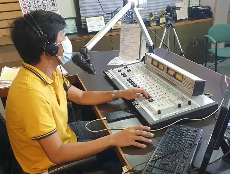 Kuya A using the new State-of-the-Art Arc-10BP-Blue Broadcast Console at the announcer's booth of DZGB-AM, the number one AM radio station in Legazpi City.